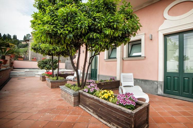 Borromeo Resort Taormina Exterior photo